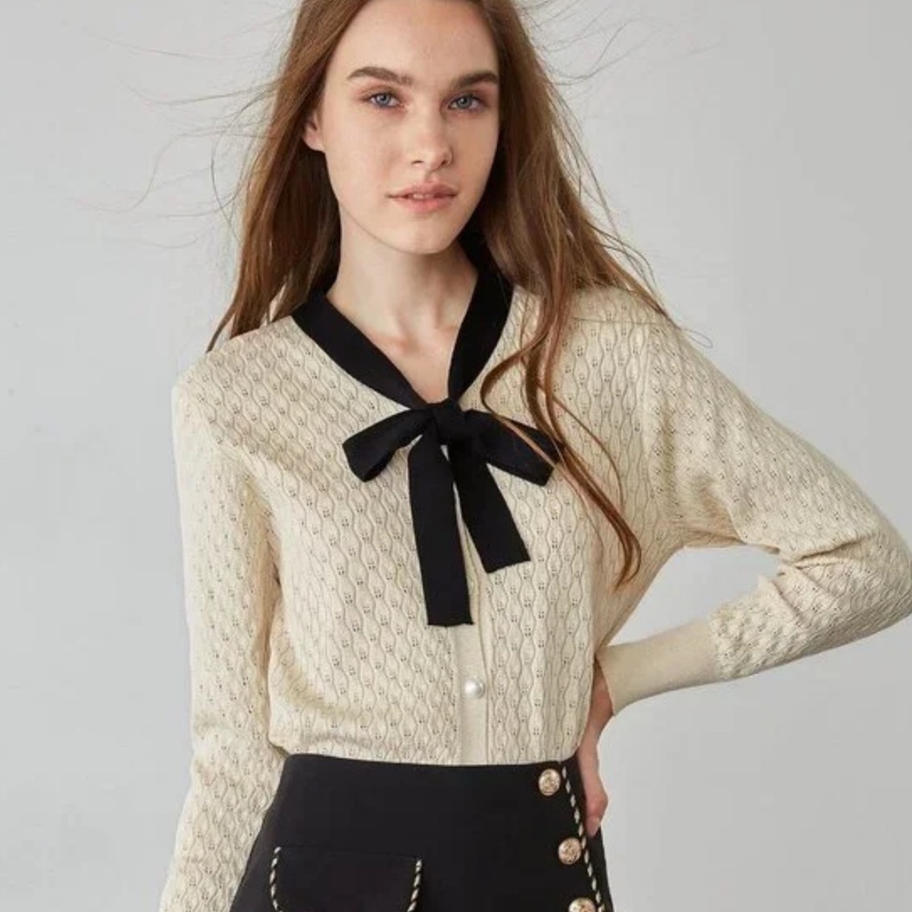 J.ING Women's XS Beige V-Neck Sweater with Bow Tie & Contrast Detail